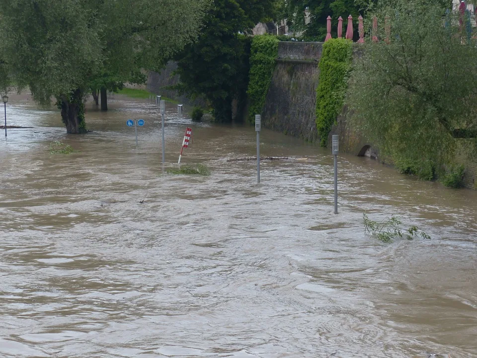 Untergang der Städte: Hochwasserkatastrophe trifft Europa mit voller Wucht!