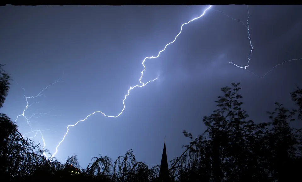 Unwetterwarnung: Starkes Gewitter droht in Rosenheim und Traunstein