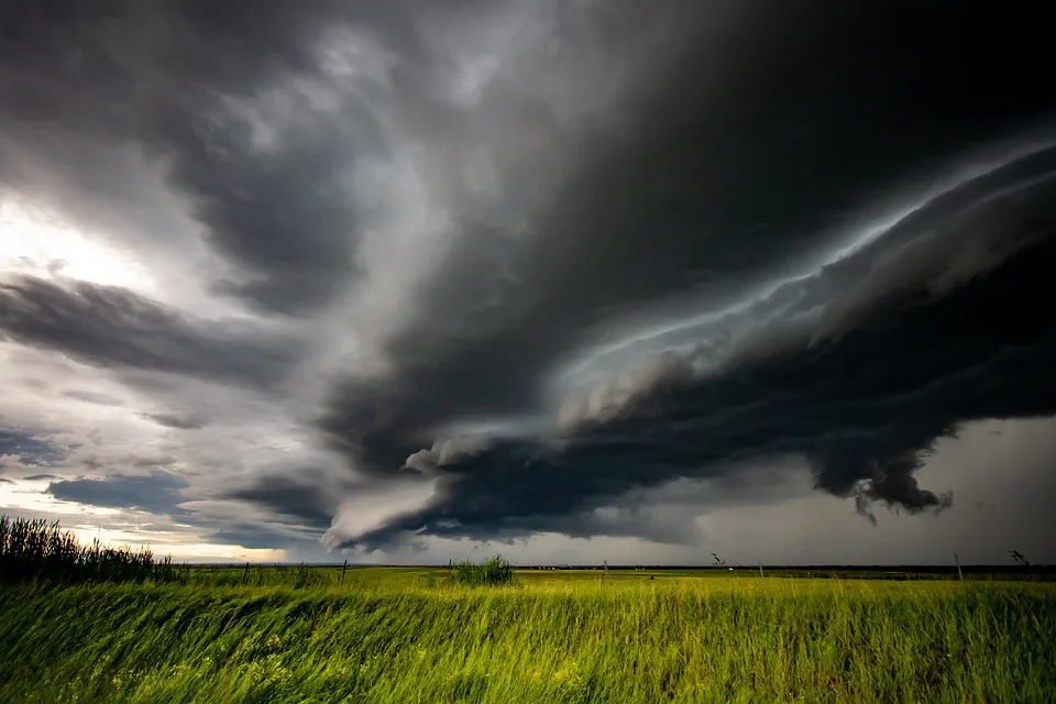 Unwetterwarnung für Hessen: Gewitter und Temperatursturz drohen!