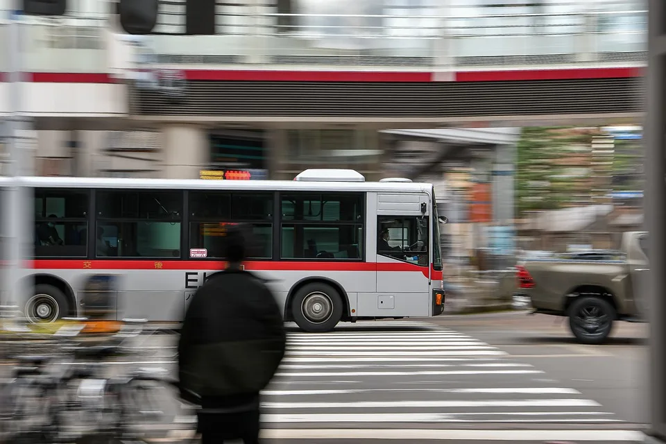 Vechta: Betrunkener Fahrer überfährt Kreisverkehr – Polizei alarmiert