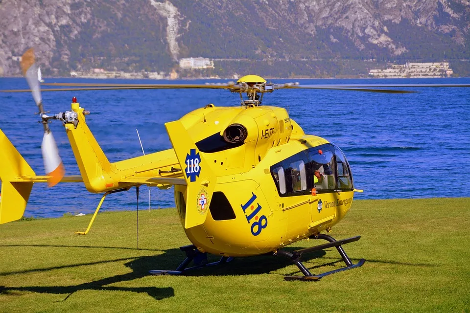 Verkehrsunfall auf Rügen: Rettungswagen und Pkw kollidieren, vier Verletzte