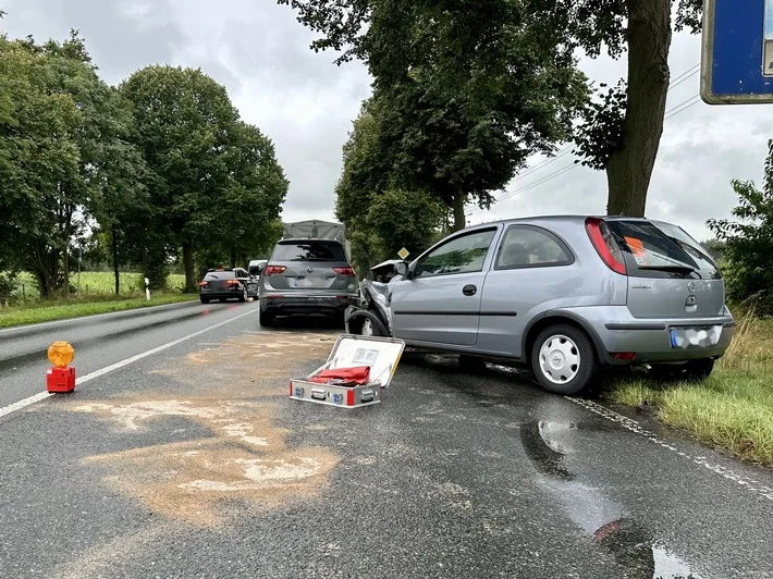 Verkehrsunfall in Hünxe: Eine Verletzte und ausgelaufene Betriebsmittel