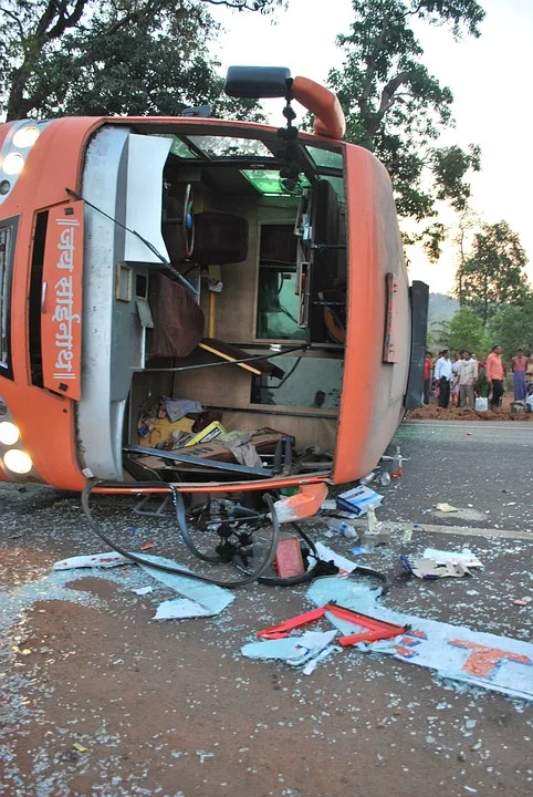 Verkehrsunfall in Kothrettenbach: Fünf Verletzte und erheblicher Sachschaden