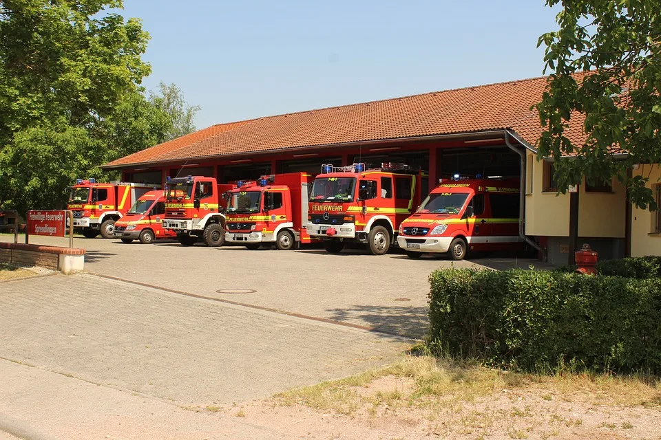 Verkehrsunfall in Stadtoldendorf: Feuerwehr rettet die Situation!