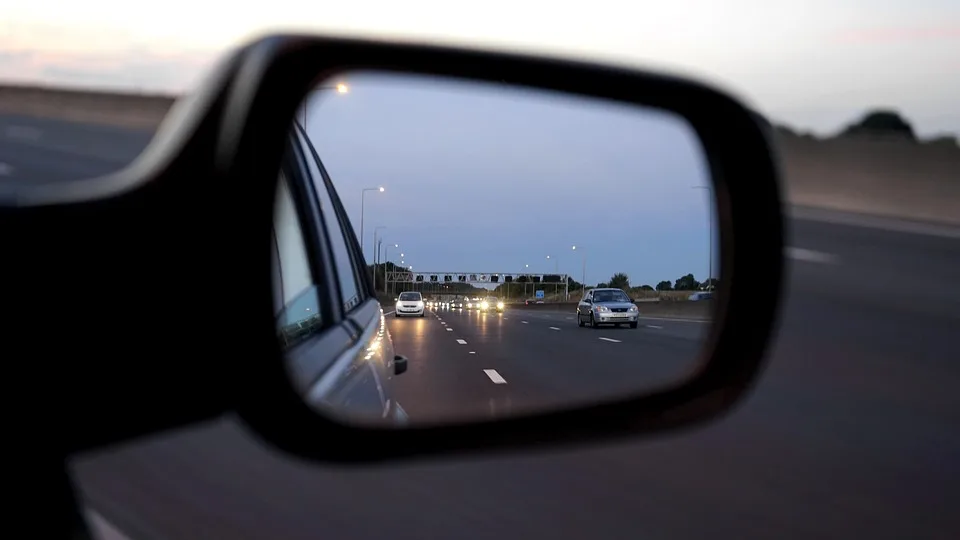 Zeugen gesucht: Gefährliche Fahrweise eines roten FIAT in Göttingen