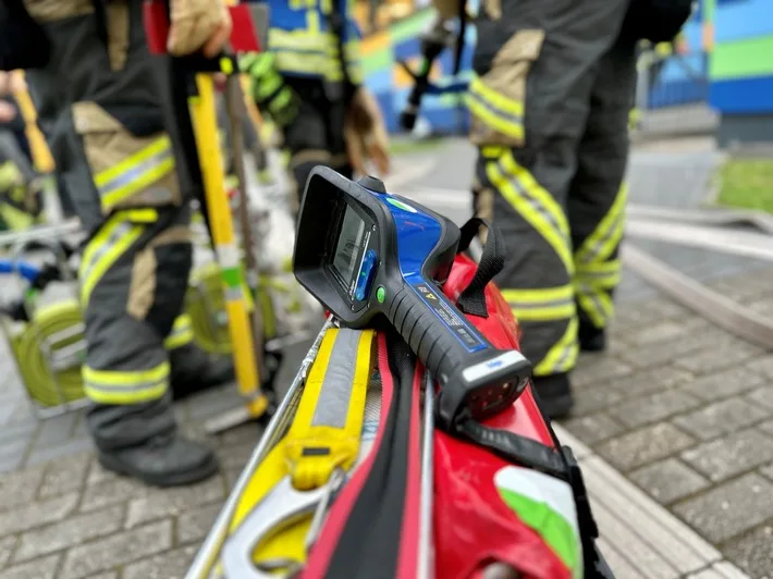 Zimmerbrand-Alarm in Hünxe: Feuerwehr schnell zur Stelle!