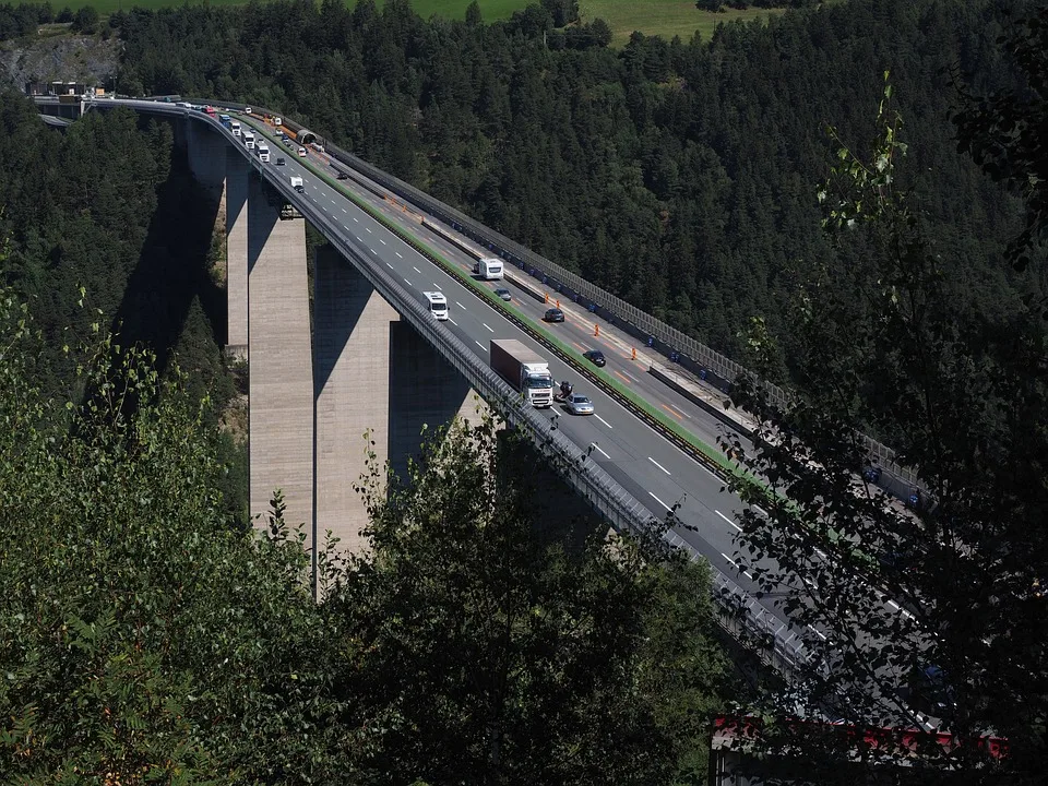 Autobahnen im Nichts: Wo die Trassen einfach enden!