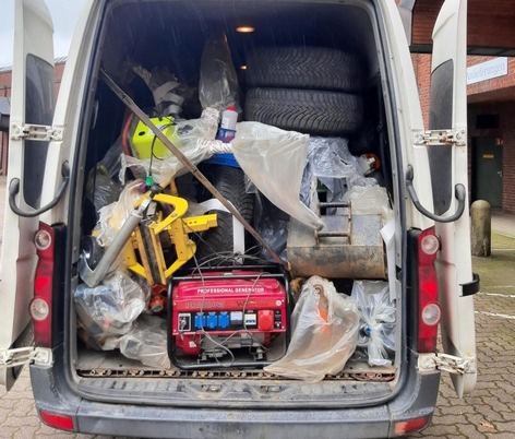 Bundespolizei sichert hochwertige Baumaschinen an Grenze zu Dänemark