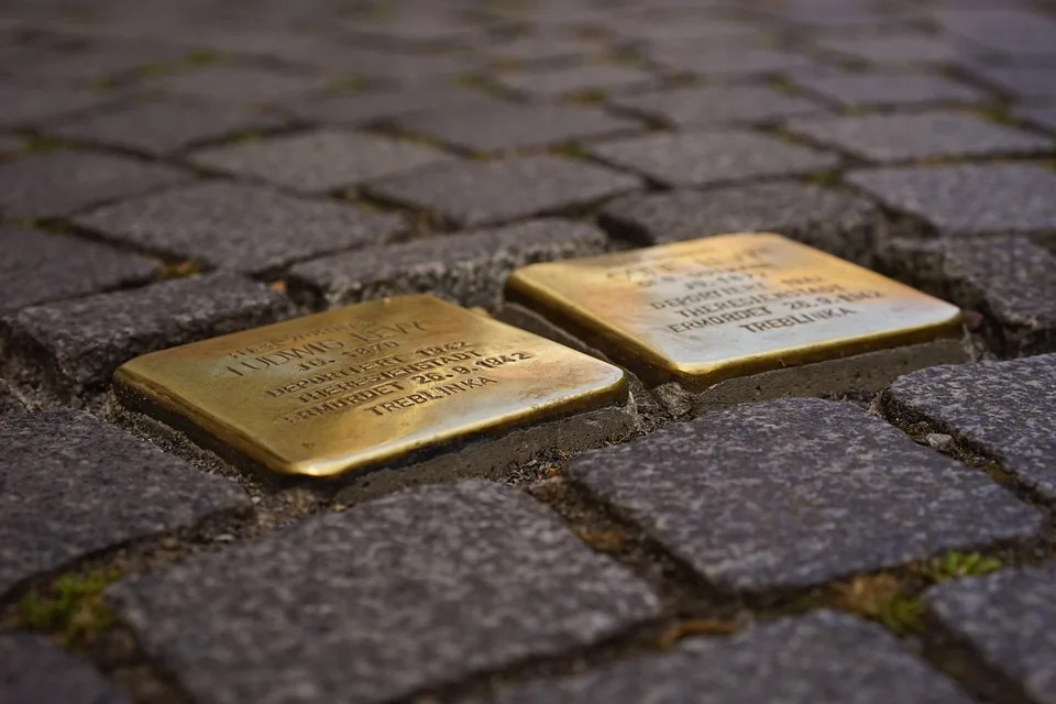 Burgenlandkreis Spendenaufruf Fuer Neue Stolpersteine Gestartet.jpg