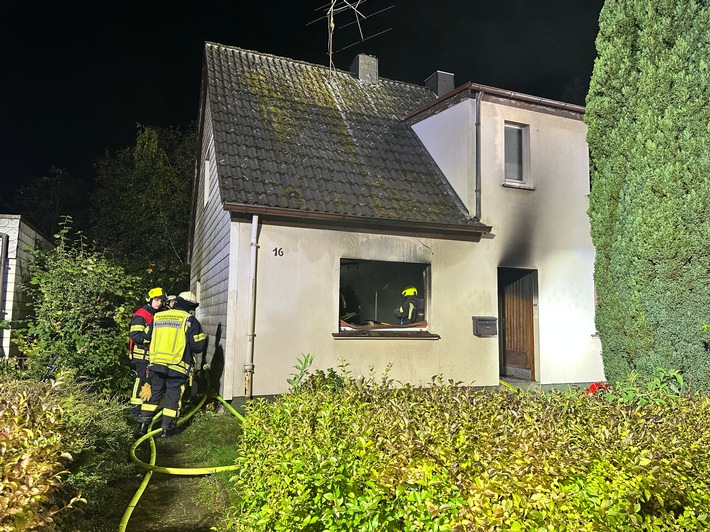 Dramatischer Wohnhausbrand in Leichlingen: Erdgeschoss vollständig zerstört!