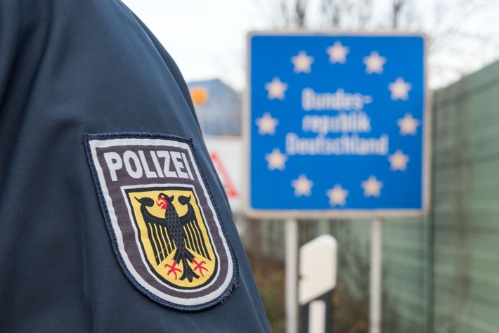 Falscher Belgier entlarvt: Syrer mit gestohlener ID bei Grenzkontrolle gefasst!