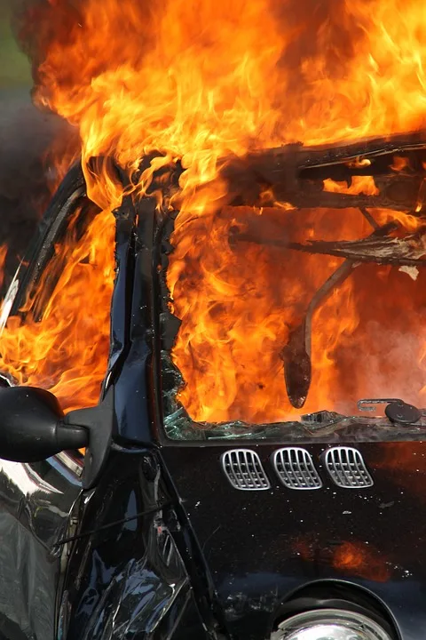 Feuer Inferno In Walsrode Lagerhalle Brennt Vollstaendig Nieder.jpg