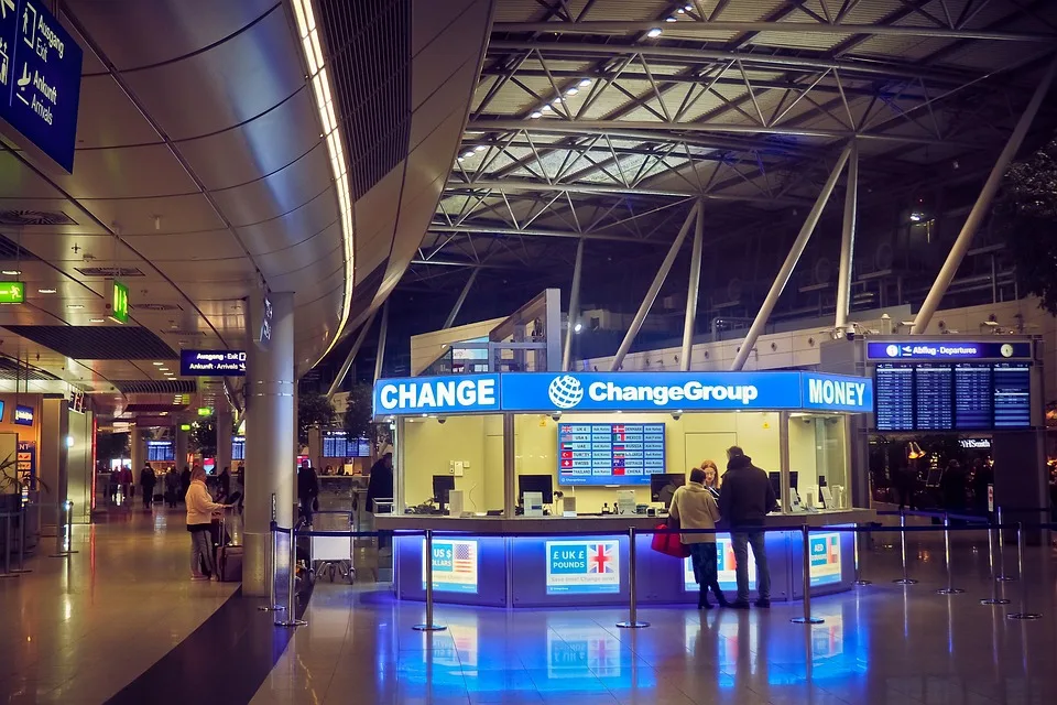 Geduldsspiel am Münchner Flughafen: Reisende warten stundenlang auf Koffer!