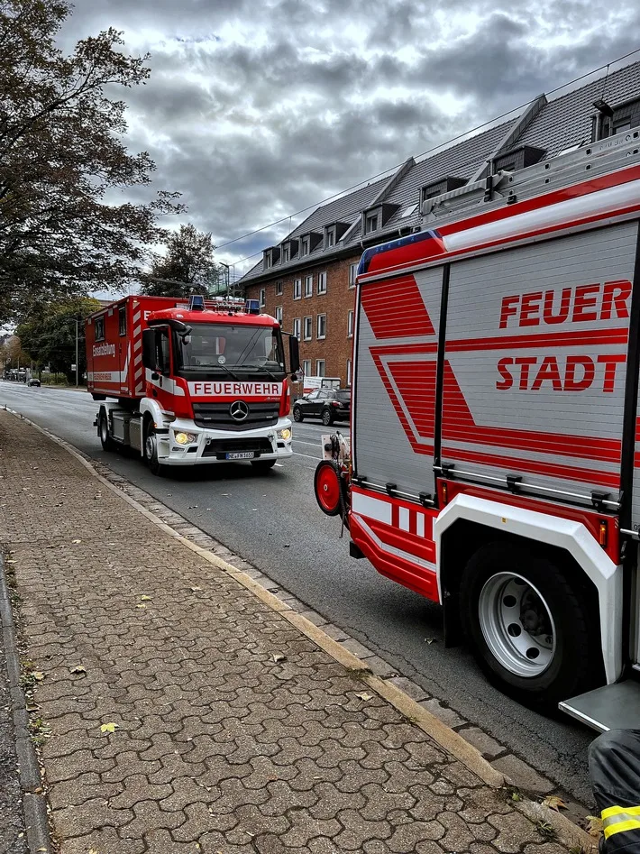 Großbrand in Neuss: Stundenlange Löscharbeiten in Industrieanlage!