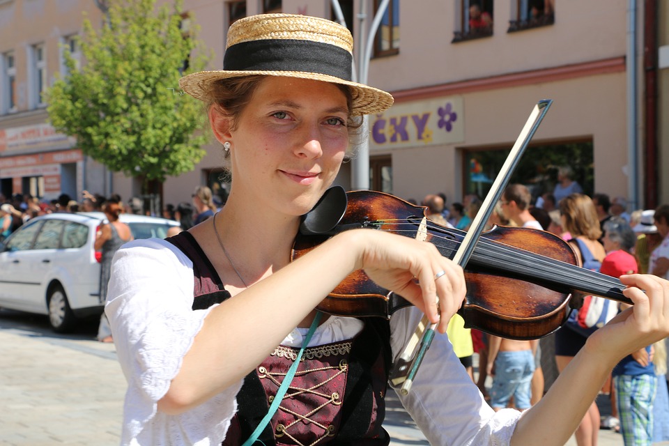 Kneipenfest in Genthin: Musik und gute Laune bis zum Morgengrauen!