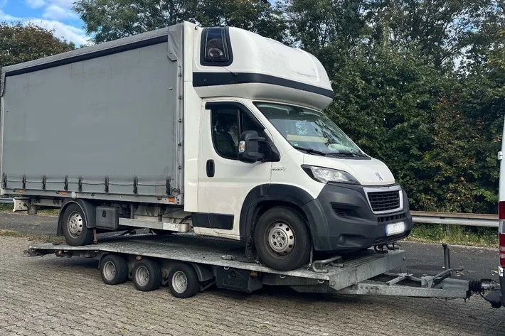 POL-MG: Lkw auf Anhänger: Verkehrsdienst unterbindet gefährliche Fahrt