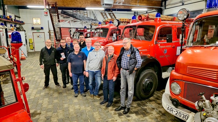 Neue Wehrführung: Zusammenarbeit mit Feuerwehr-Historie in Arnsberg!