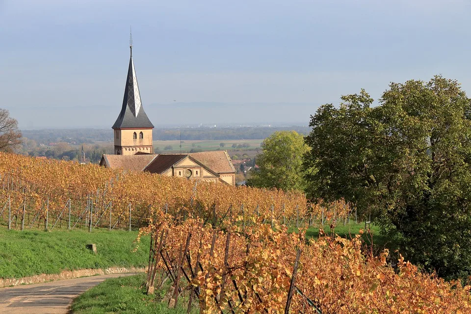 Rhoener Saeuwaentzt Erobern Die Klosterkirche Ein Gottesdienst Voller Vielfalt.jpg