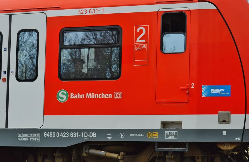 Schwerer Unfall auf der B42: Zwei Verletzte und große Verkehrsbehinderung!