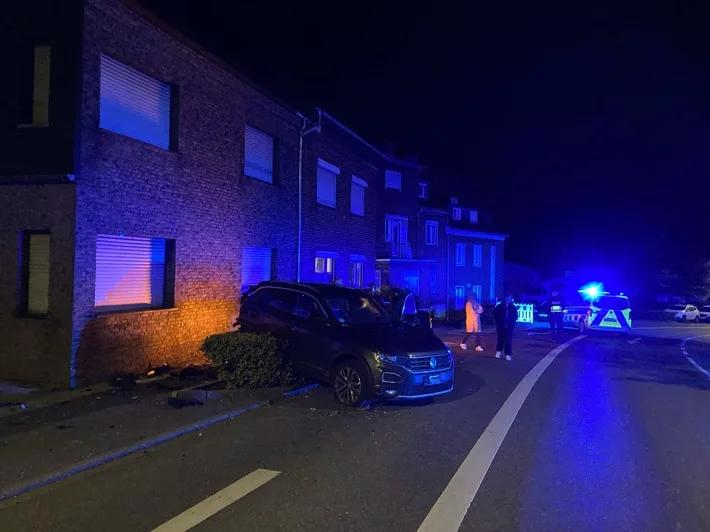 POL-AC: Unfall unter Alkoholeinfluss