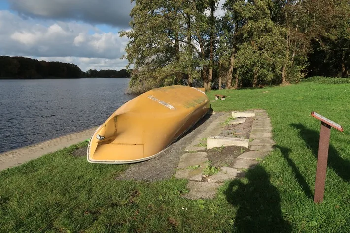 POL-DEL: Landkreis Oldenburg: Sachbeschädigung mit hohem Sachschaden am Tweelbäker See