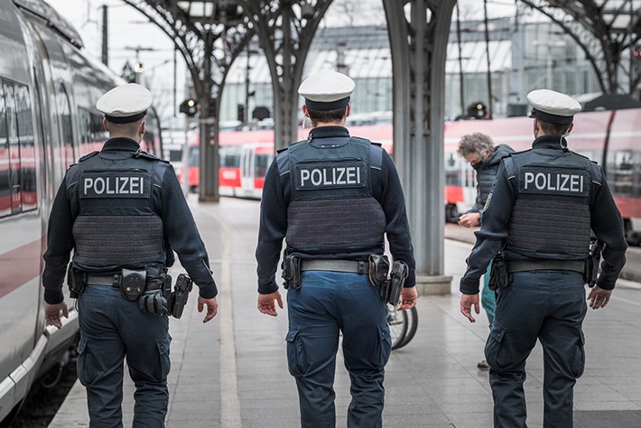 Aggressiver Übergriff am Regensburger Hauptbahnhof – Bundespolizei sucht Zeugen!