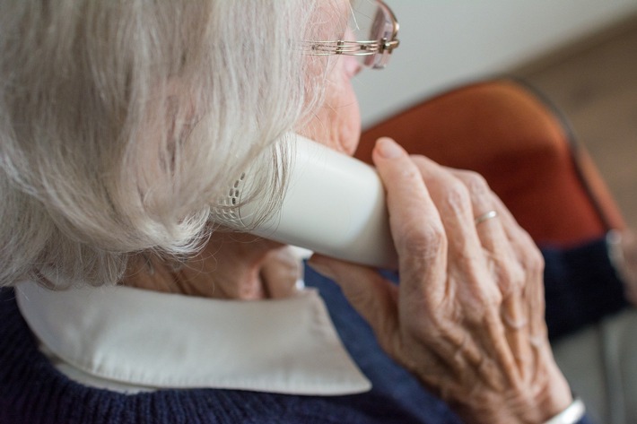 Betrügerischer Anruf: Seniorin aus Langenfeld um Schmuck gebracht!