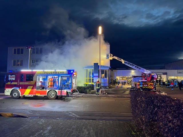 Drama im Elgersweier: Kellerbrand fordert mehrere Lebensretter!