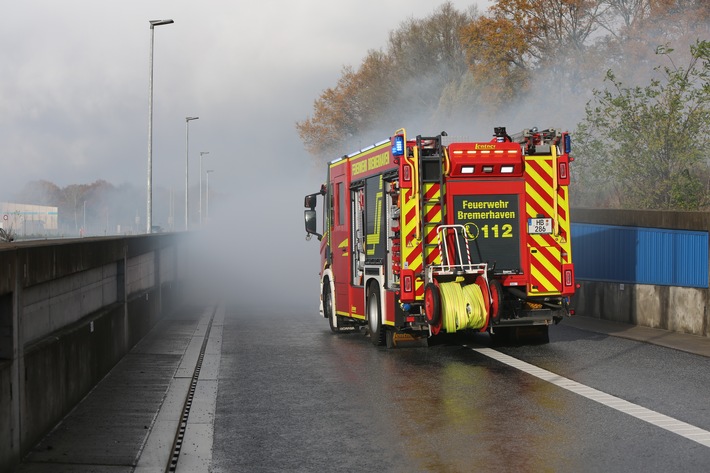 Feuerwehr Bremerhaven: Großübung im Hafentunnel erfolgreich gemeistert!