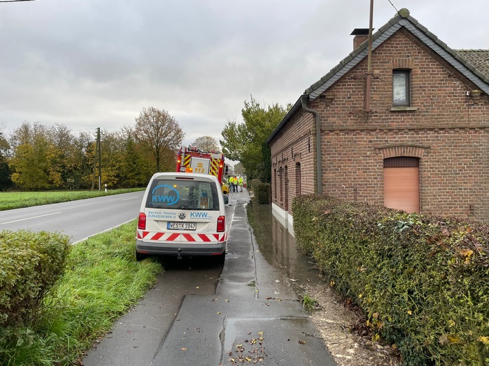 Feuerwehr Xanten im Dauereinsatz: Wasserschaden und Brandalarm erschüttern Stadt!