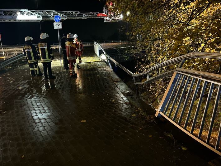 Furchtbares Drama in Minden: PKW stürzt von Brücke – eine Tote und zwei Schwerverletzte!