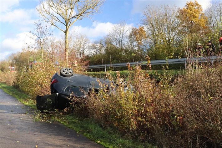 Glück im Unglück: 59-Jährige übersteht spektakulären Unfall auf B241!