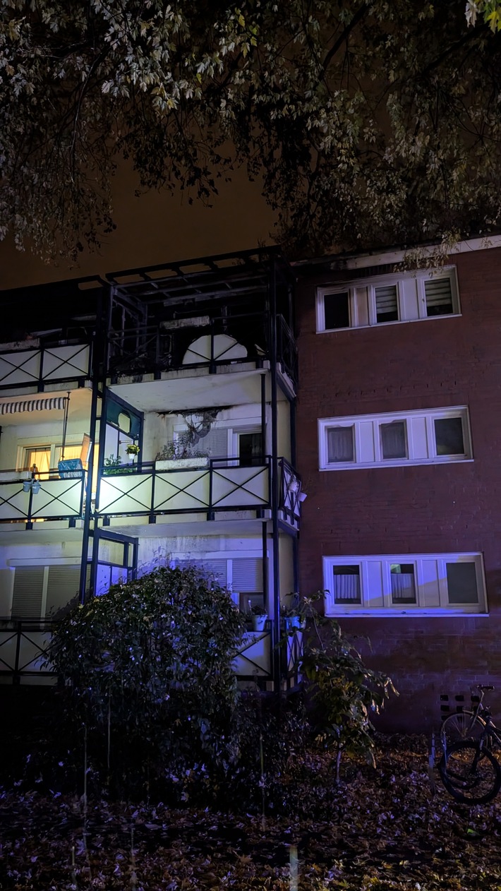 Großer Feuerwehreinsatz in Bonn: Brand in Mehrfamilienhaus schlägt zu!