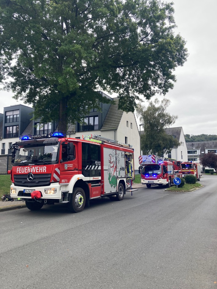 Hitzige Einsätze: Feuerwehr Hattingen kämpft gegen Rauch und Notfälle!