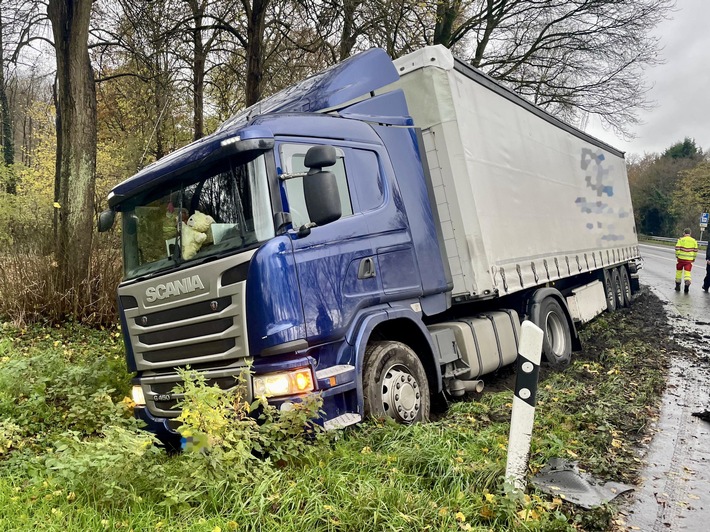 Lkw-Unfall auf Gahlener Straße: Fahrer bleibt glücklicherweise unversehrt!