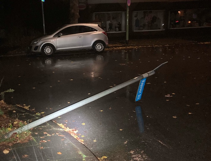 Randalierer in Boele: Sechs Verkehrsschilder umgeknickt!