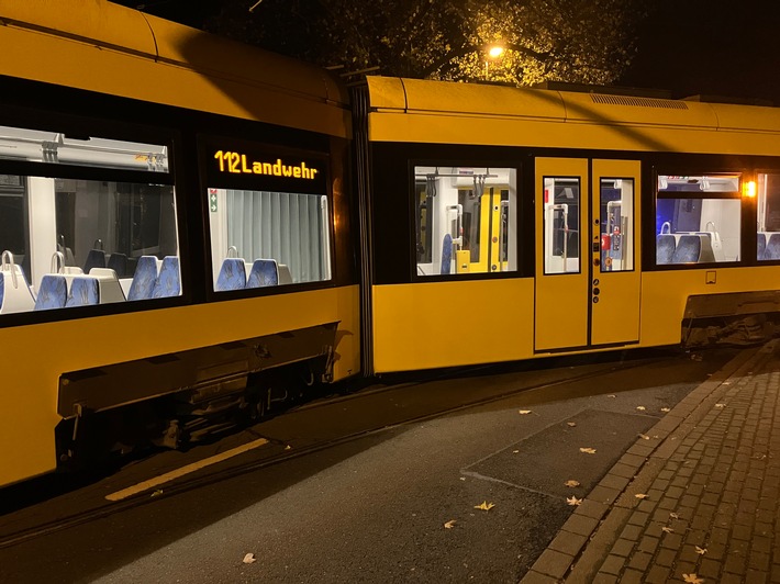 Straßenbahn-Drama in Mülheim: Entgleisung auf Oberhausener Straße!