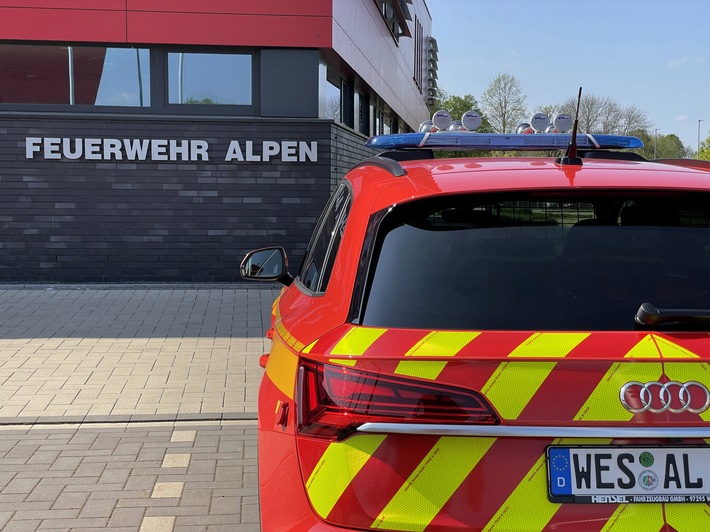 Technischer Defekt: Feuerwehr Alpen aufgrund Brandmelder im Einsatz!