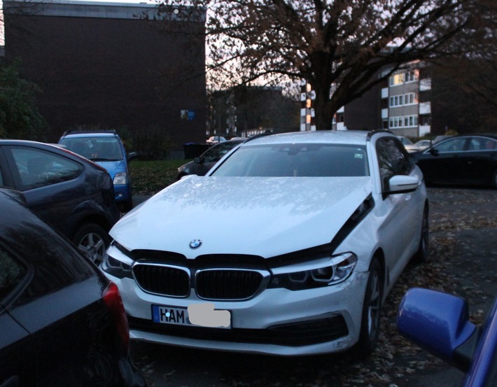 Unbekannter beschädigt BMW auf Parkplatz und flüchtet unerkannt!