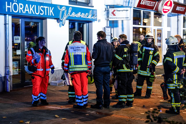 Wohnungsbrand in Iserlohn: Feuerwehr rettet Bewohner, eine Person tot!