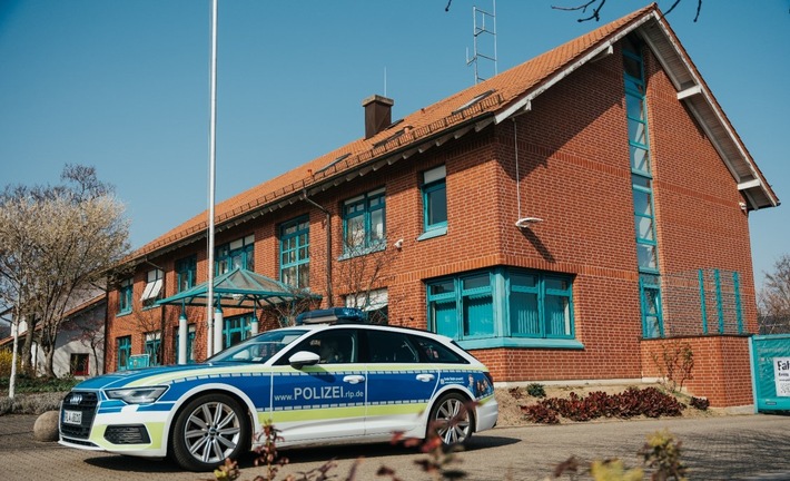 Zwei Leichtverletzte nach Auffahrunfall auf der A 65 in Neustadt!