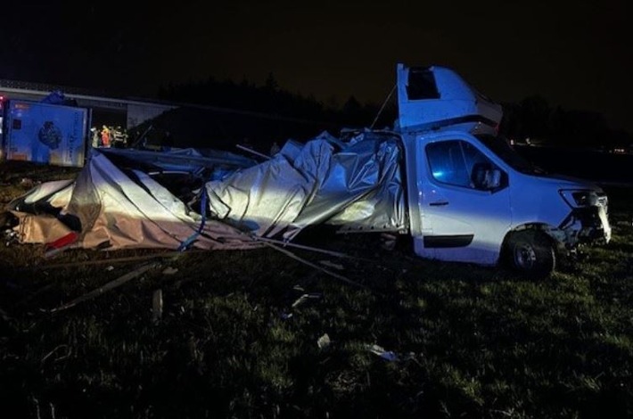 Auffahrunfall auf BAB 6: Schwerer Einsatz für Feuerwehr und Verkehrsstau!