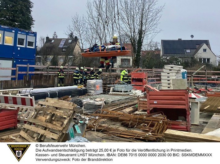 Bauarbeiter stürzt auf Baustelle: Feuerwehr München im Einsatz!