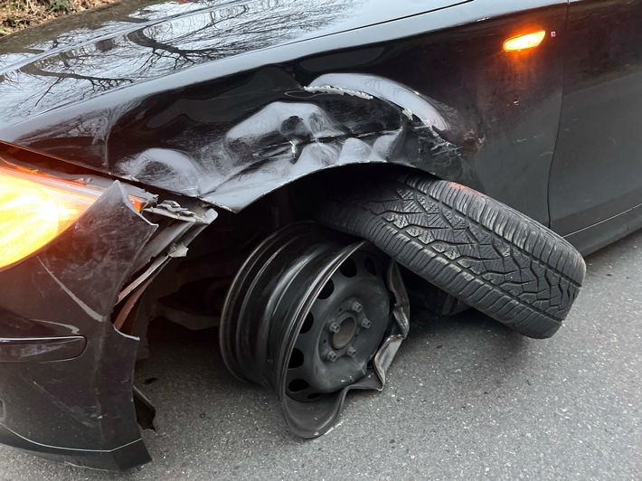 Betrunkener BMW-Fahrer verursacht Crash: Zwei Leichtverletzte in Wiehl!