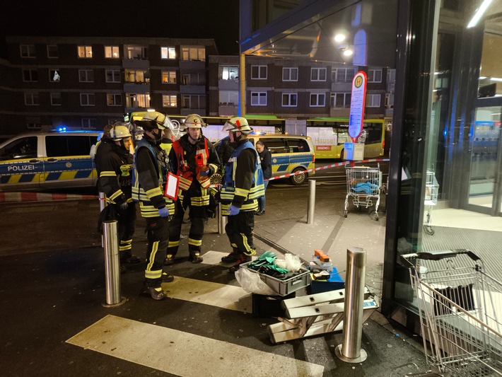 Buttersäure-Alarm in Supermarkt: Feuerwehr räumt Kirchlinde!