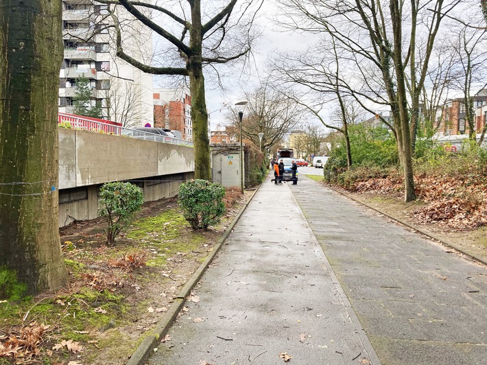 Drahtseil über Radweg gespannt: Polizei Erkrath sucht Zeugen!