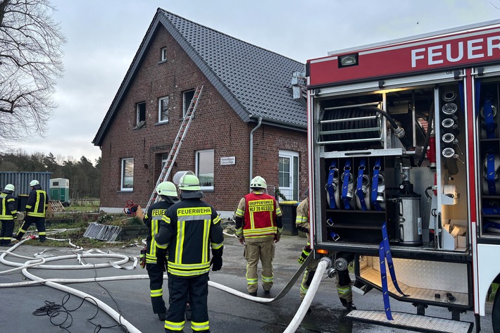 Drama in Goch: Badezimmerbrand – Frau mit Rauchgasvergiftung ins Krankenhaus