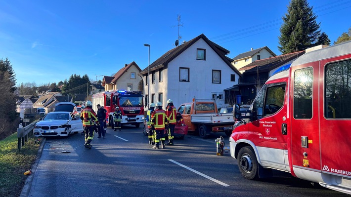 Drama in Zizenhausen: Feuerwehr löscht Brand nach Unfall auf B313!