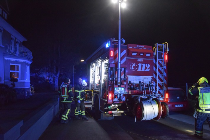 Dramatische Rettungsaktion: Feuerwehr Iserlohn rettet Person aus dem Fluss!