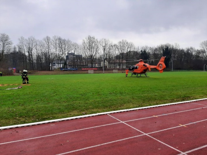 Fette Flammen in Erkrath: Hubschrauber-Einsatz nach Küchenbrand!